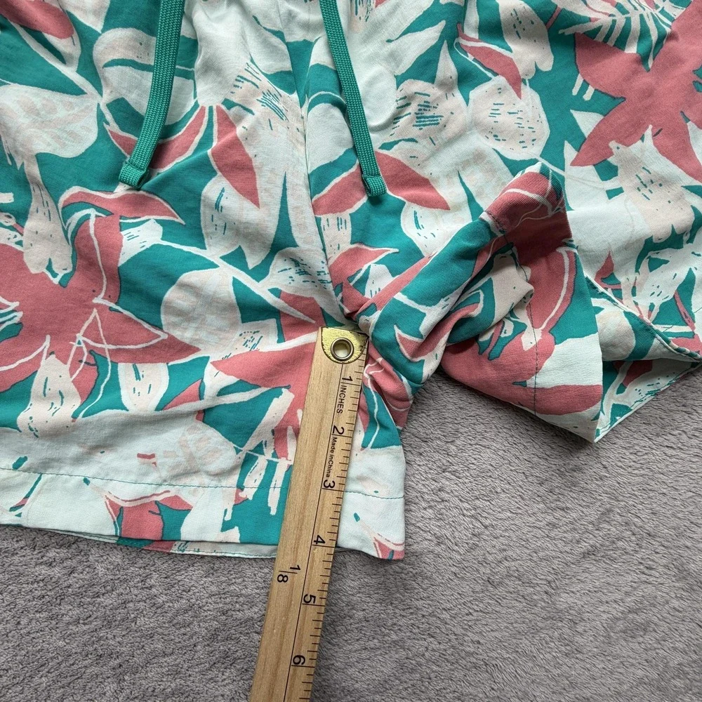 The North Face Shorts Womens Medium Multicolor‎ Hot Pants 4 Inch Floral Nylon